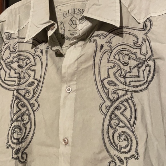 Men’s Guess button down size XL - Picture 4 of 4